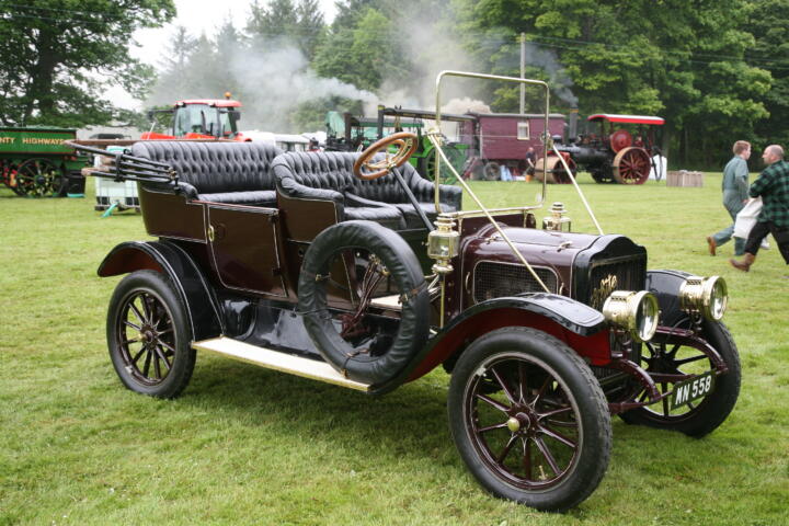 1906 belegten die dampfgetriebenen Automobile der Firma White Rang 9 der größten ...